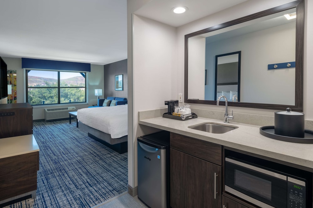 Studio, One King Bed, Accessible - Photo 1