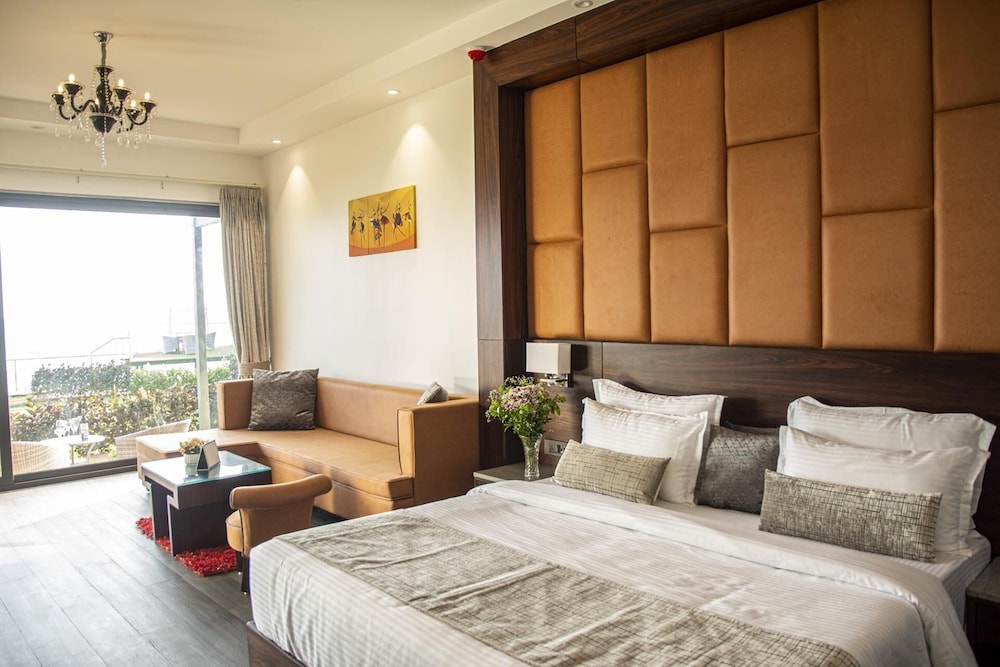 Deluxe Room - Photo 7