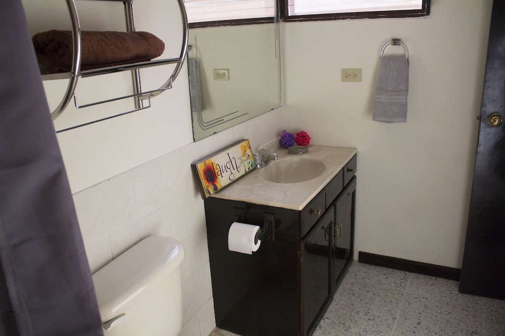 Deluxe Double Room, 2 Queen Beds, Non Smoking photo 3