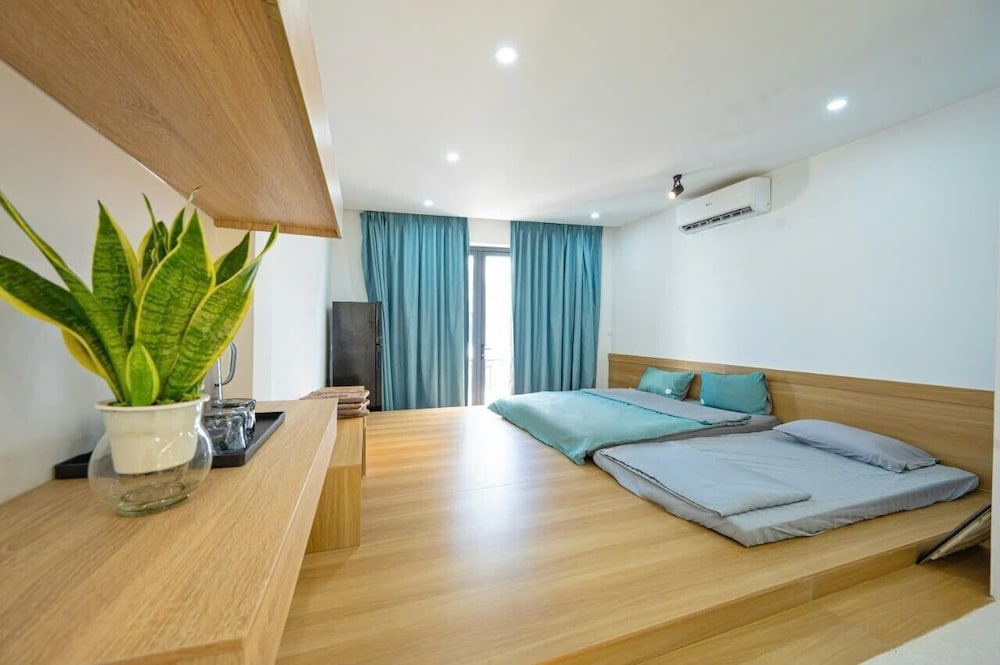 Deluxe Room, City View