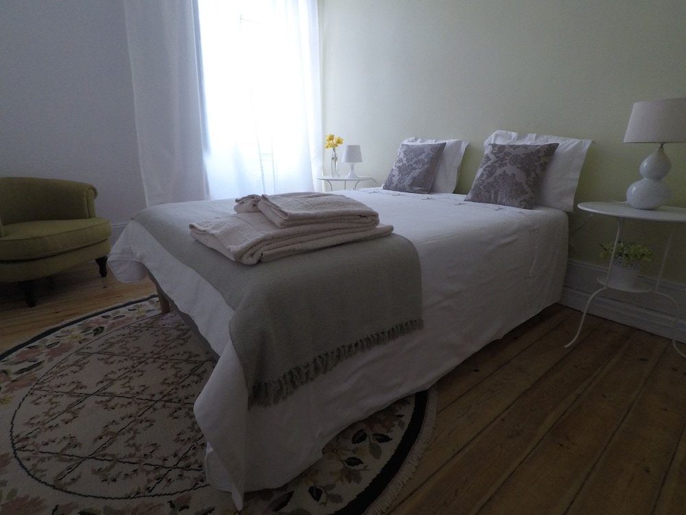 Comfort Double Room, Shared Bathroom, City View