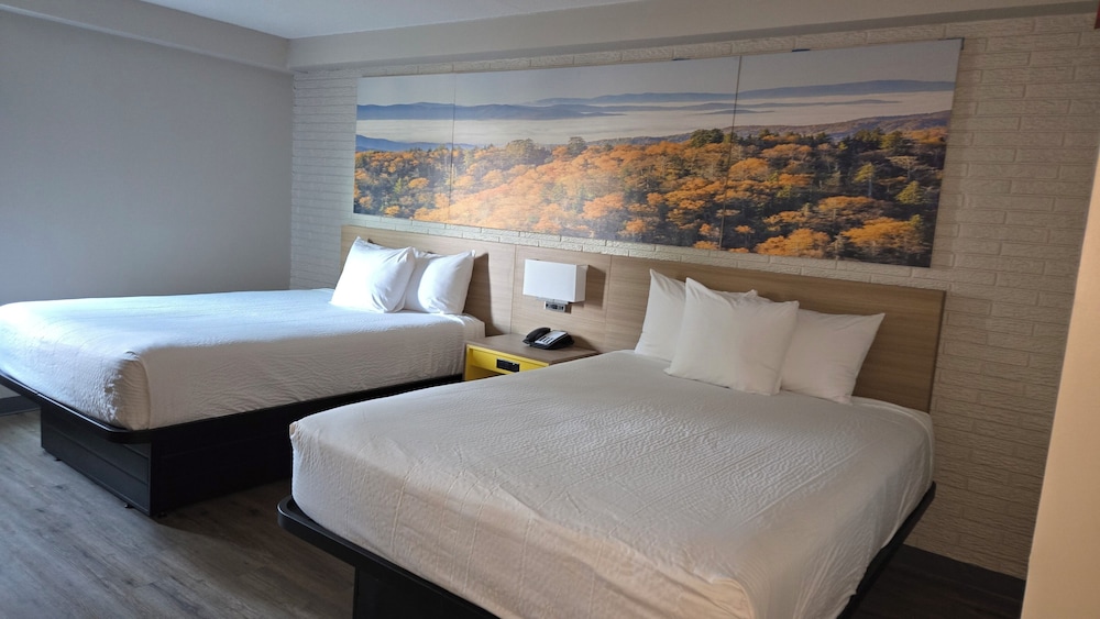 Room, 2 Queen Beds, Non Smoking - Photo 4