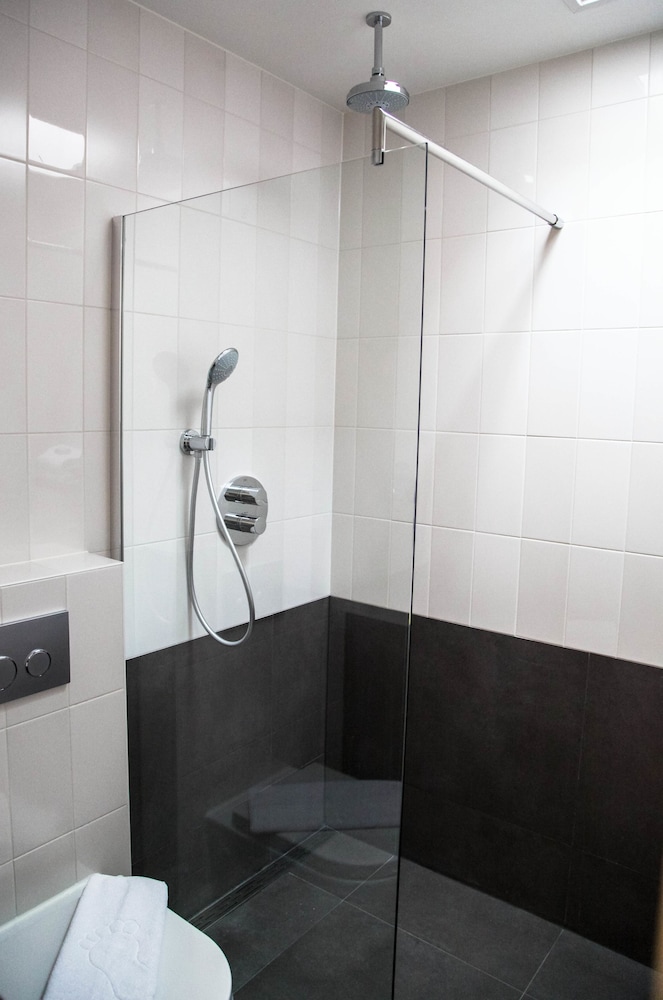 Deluxe Double Room, 1 Queen Bed, Terrace (Ground Floor), photo 6