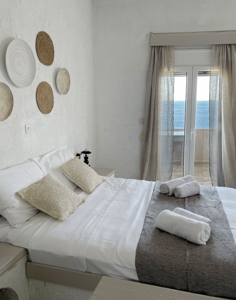 Basic Double Room photo 3