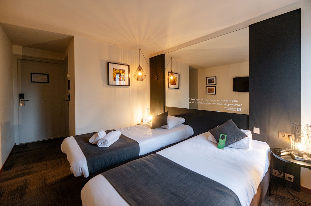 Standard Twin Room - Photo 1