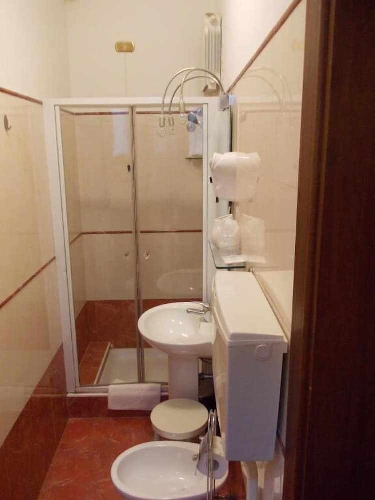 Standard Room - Photo 3