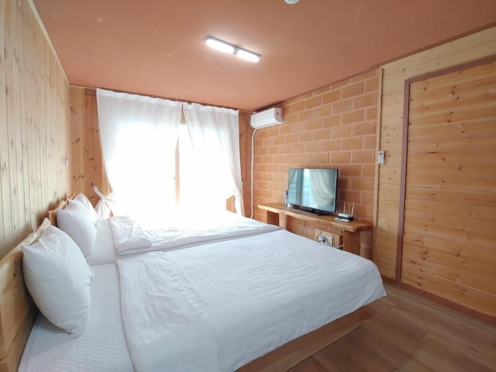 Basic Single Room, 1 Bedroom, Non Smoking (15PY) photo 2
