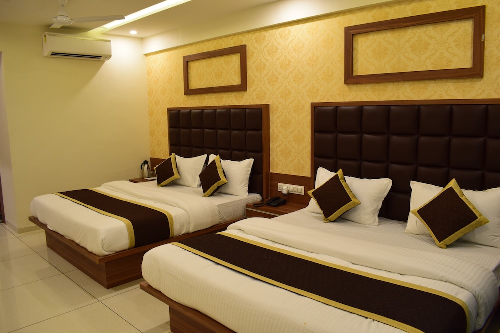 Deluxe Triple Room