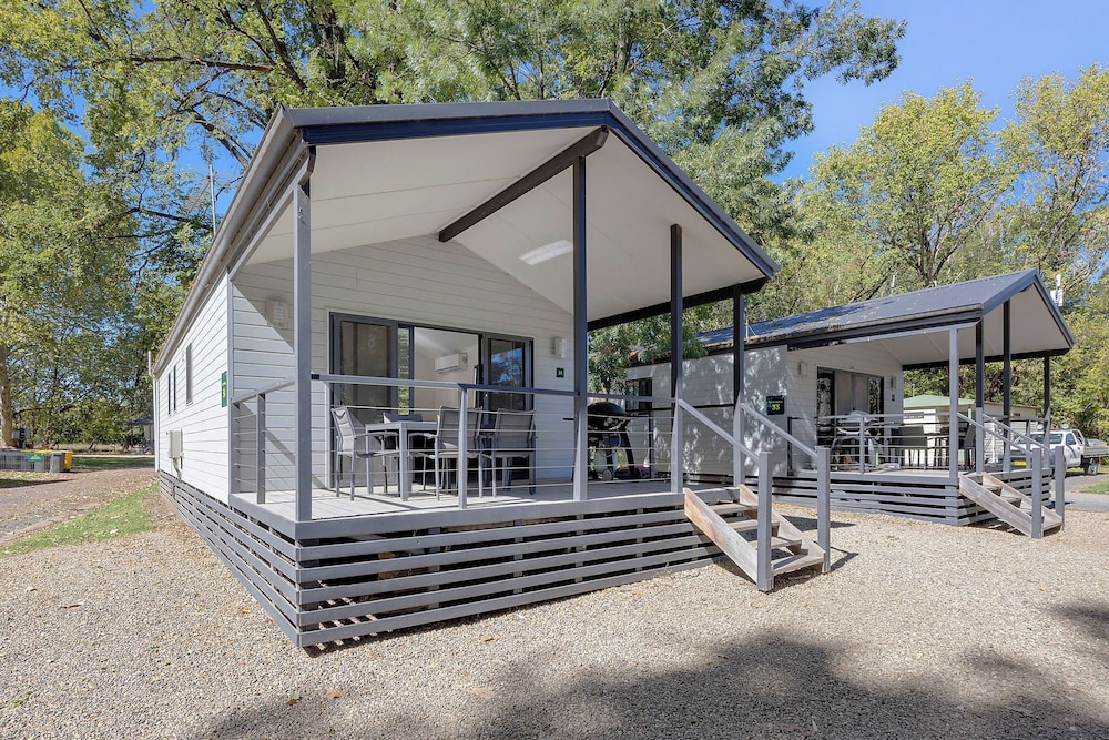 Premium Cabin - Sleeps 9