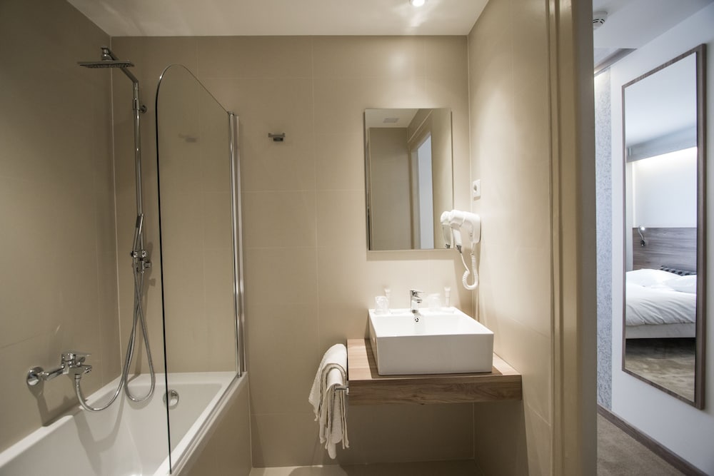 Business Double Room, 1 Double Bed, Non Smoking - Photo 11