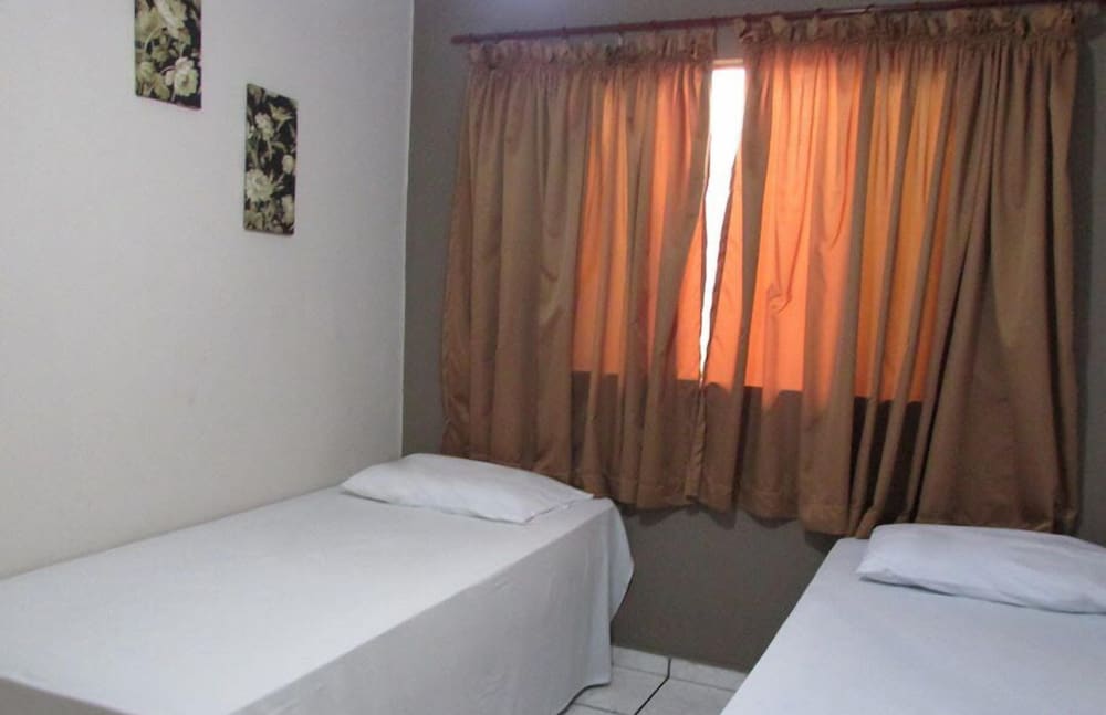 Economy Twin Room photo 3