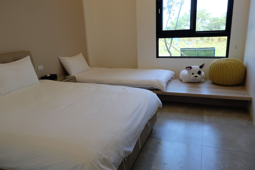 Economy Triple Room, Multiple Beds, Sea Facing photo 2