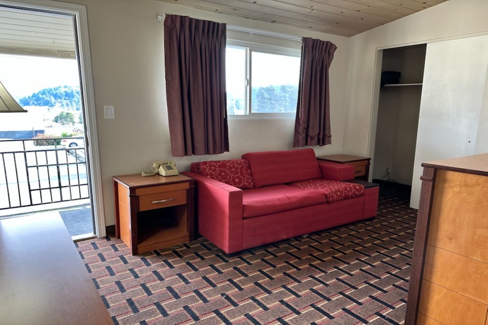 Suite, 2 Queen Beds photo 2