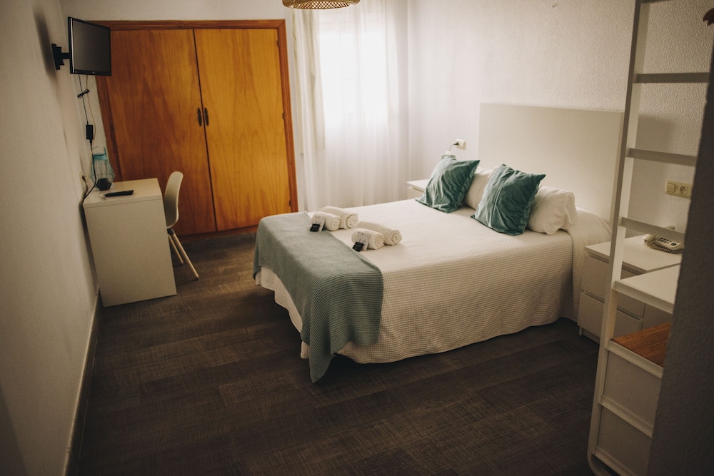 Double Room, 1 Double Bed, Ground Floor - Photo 2
