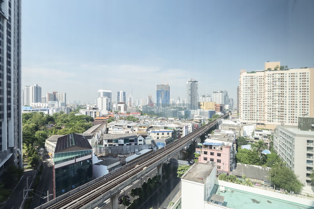 Premier Apartment, City View photo 2