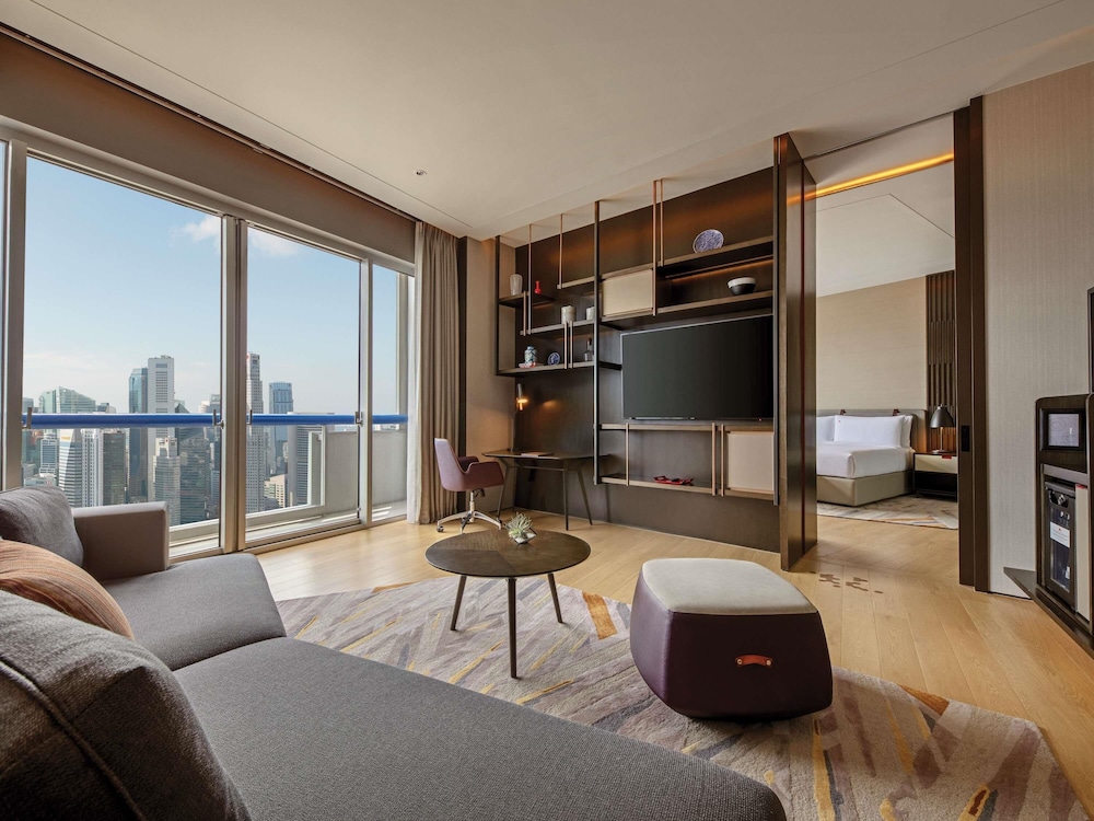 Crest Suite, 2 Singles, L65 Lounge Access, High Floor, Balcony, Marina Bay View