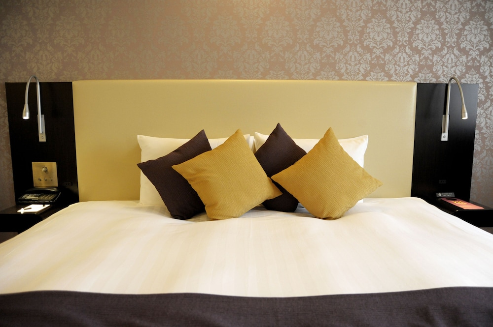 Standard Room, 1 Queen Bed (Plus) - Photo 2