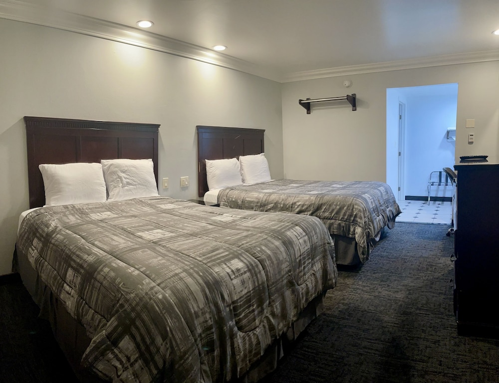 Double Beds - Photo 2
