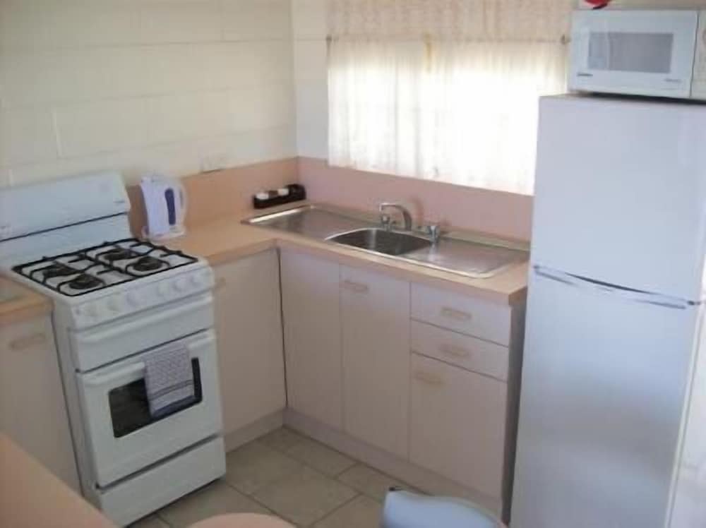 Standard Studio, Non Smoking, Kitchen photo 3