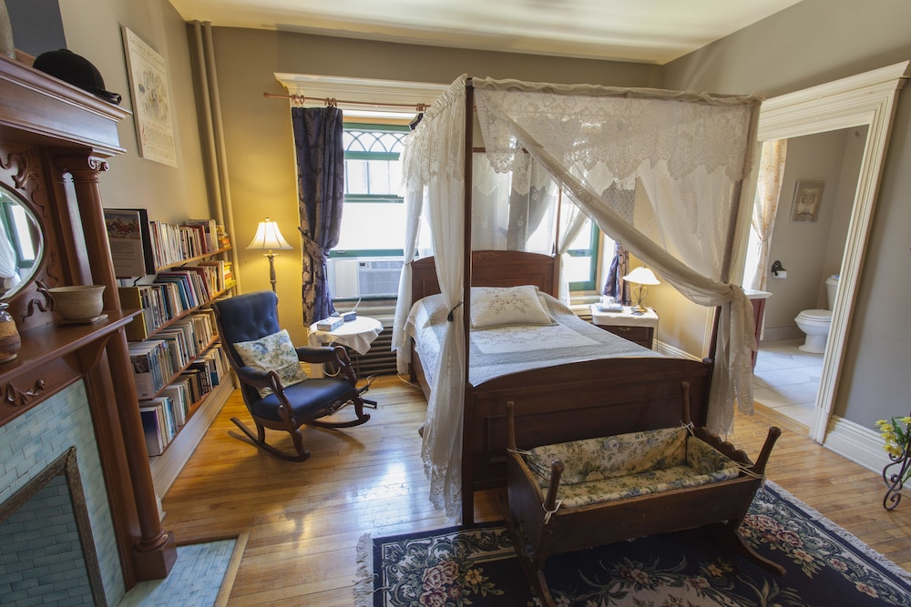 Superior Room, 1 Double Bed, Private Bathroom (Library) photo 3
