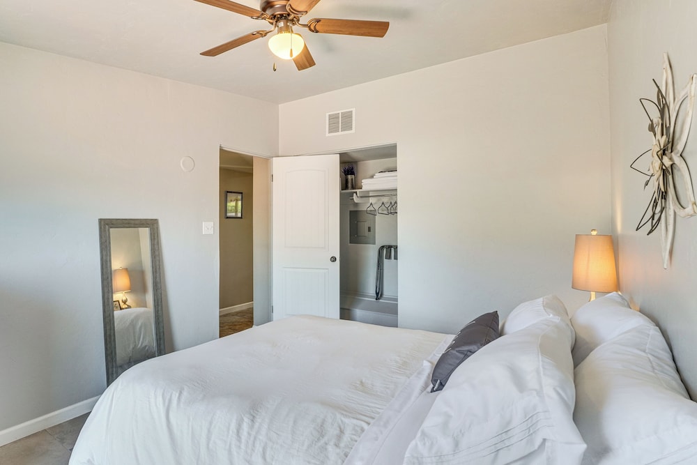 Standard Cabin, Multiple Beds, Non Smoking, Fireplace (The Green Twin Cabin) photo 2
