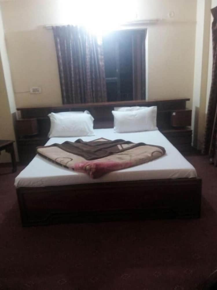Deluxe Double or Twin Room photo 1