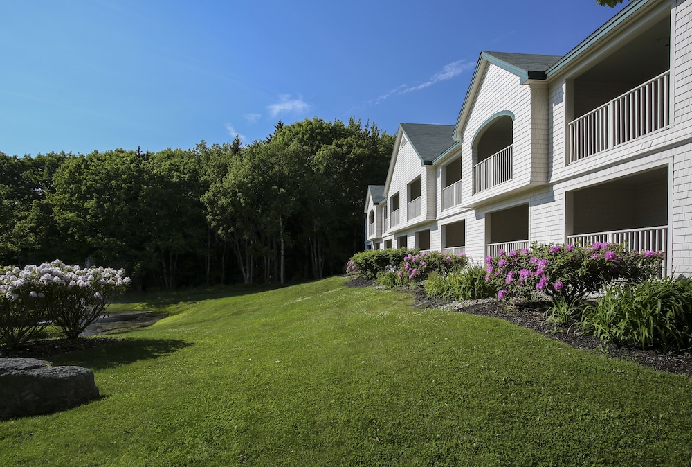 Deluxe Cottage, 1 Queen Bed, Terrace, Garden View (Woodland Cottage Room) photo 2