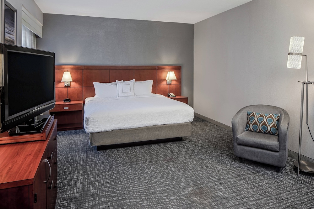 Room, 2 Queen Beds (Mobility/Hearing Accessible, Tub)