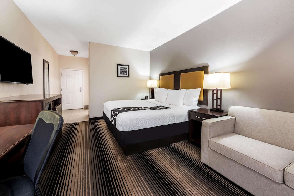 Room, 1 King Bed, Non Smoking - Photo 1