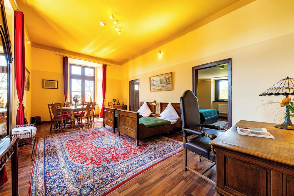 Deluxe Suite, River View, Garden Area