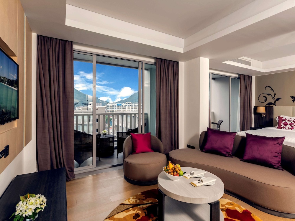 Superior Suite, 1 King Bed photo 2