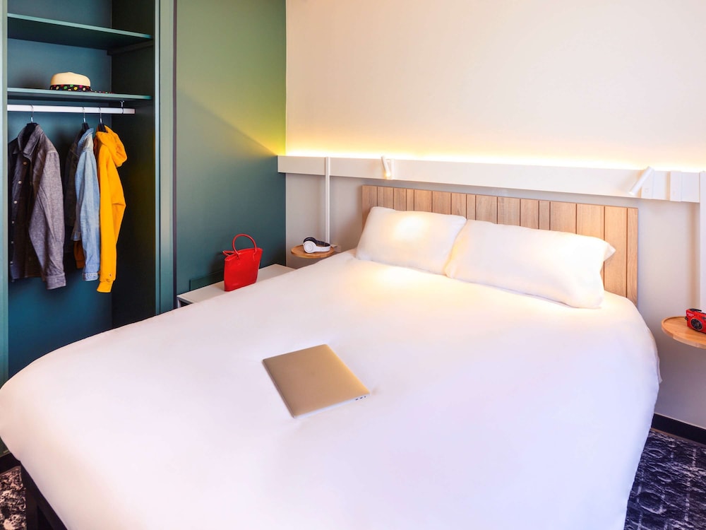 Standard Room, Multiple Beds - Photo 1