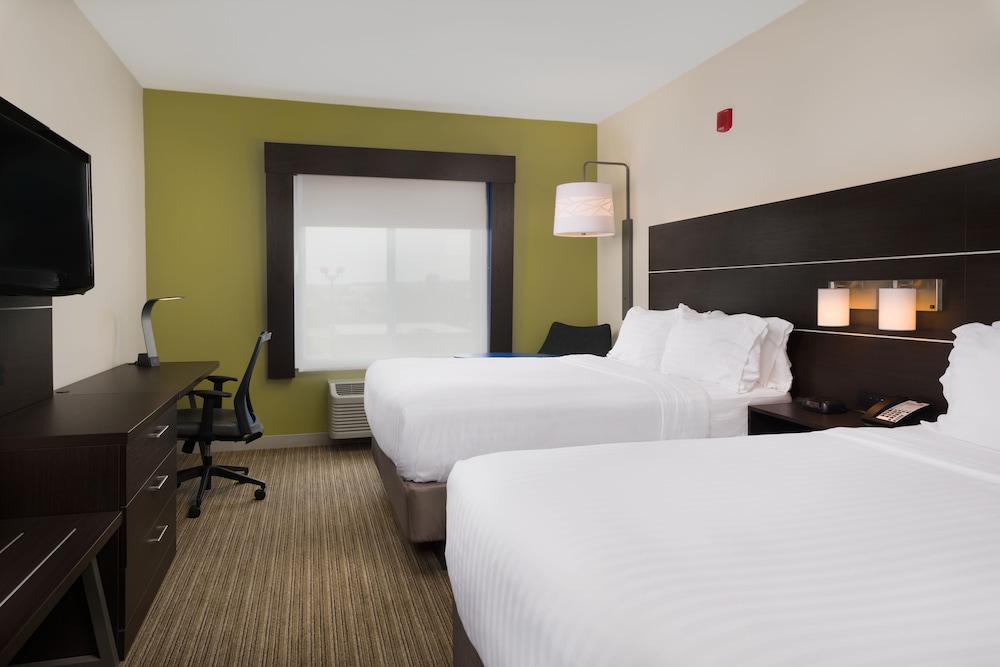 Standard Room, 2 Queen Beds - Photo 1