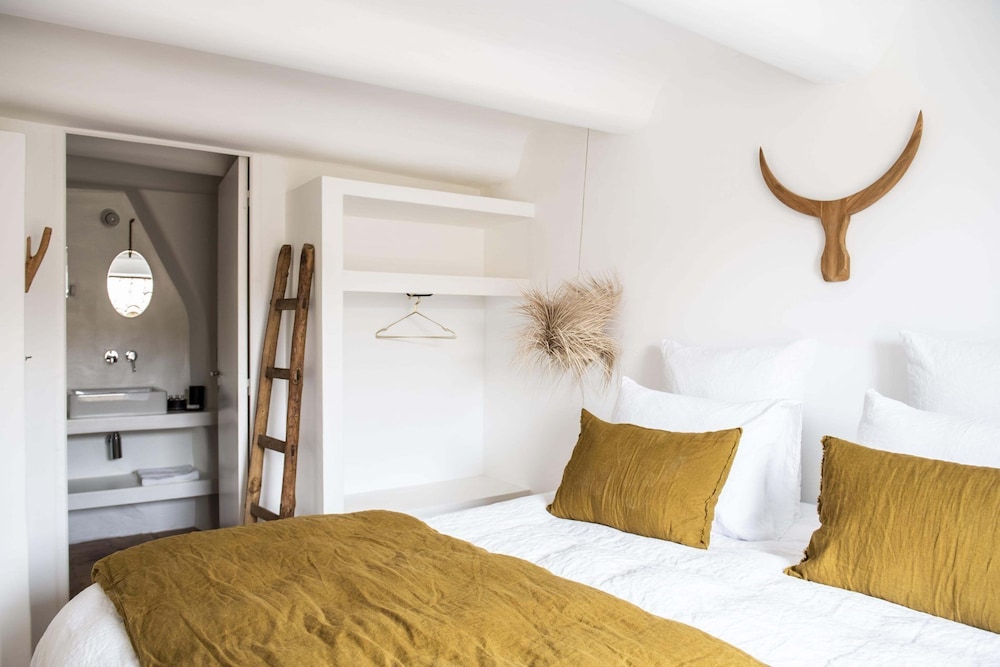 Comfort Suite photo 2