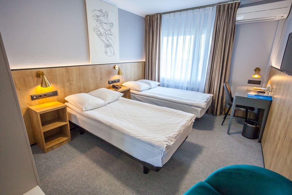 Twin Room, 2 Twin Beds, Non Smoking, City View photo 1