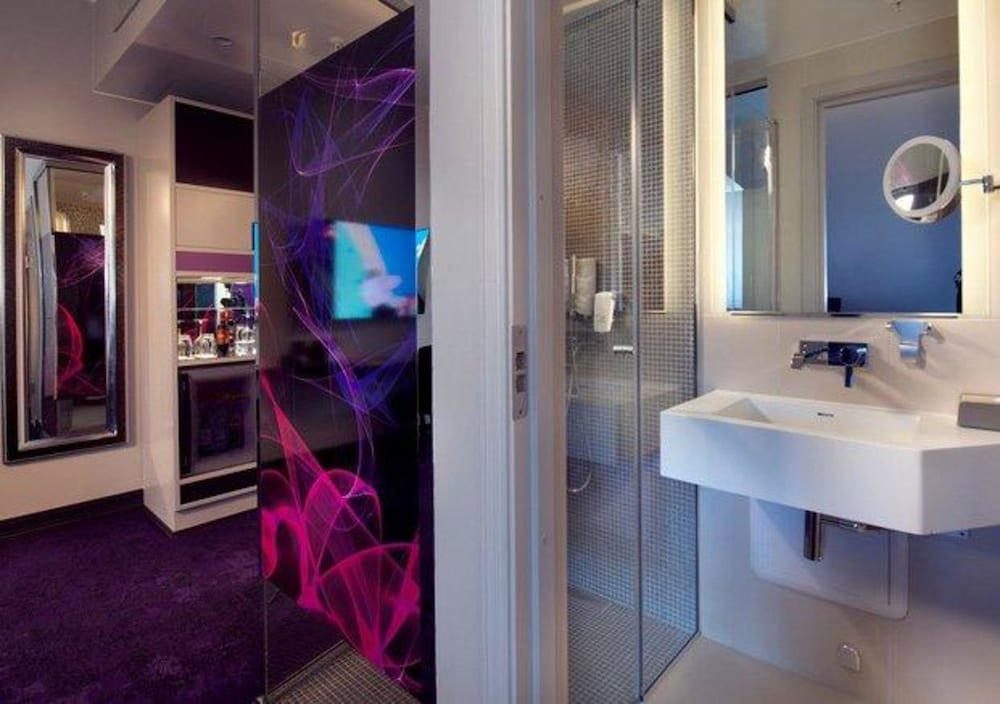 Standard Room, 1 Queen Bed