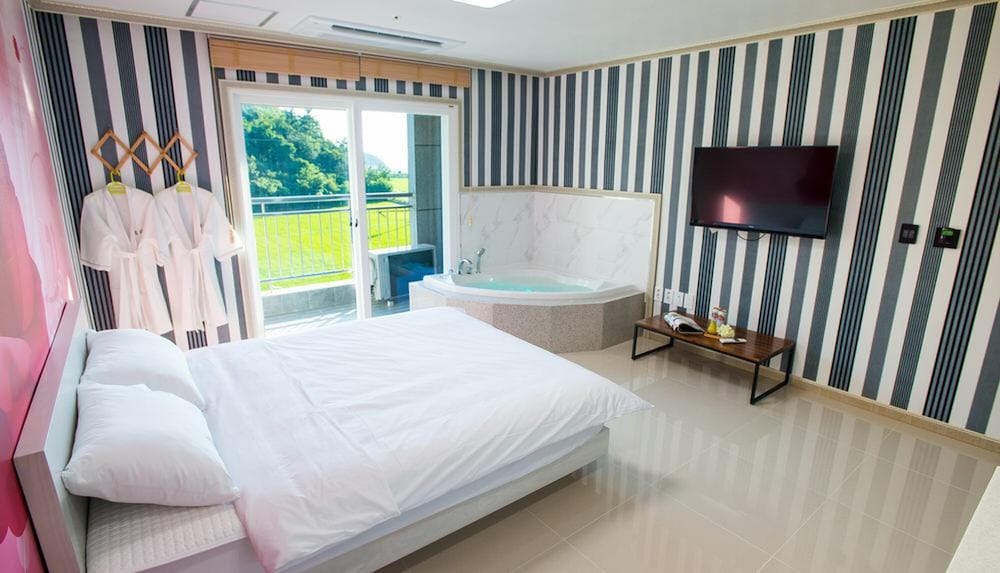 Basic Room, 1 Bedroom (ROOM 203 (SPA)) - Photo 1