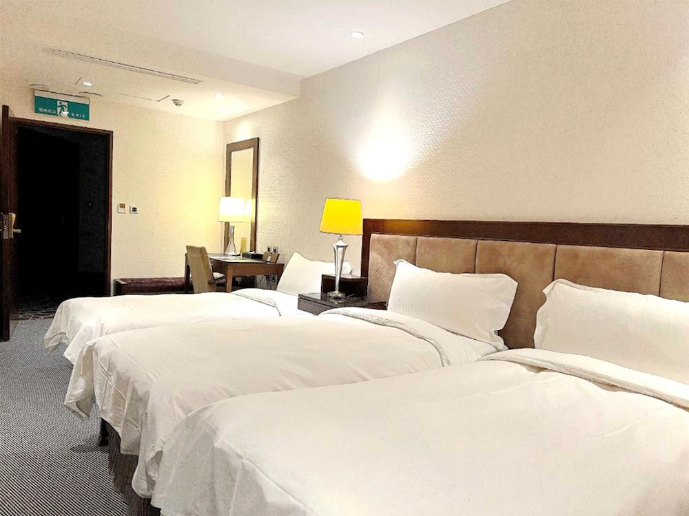 Deluxe Triple Room photo 2
