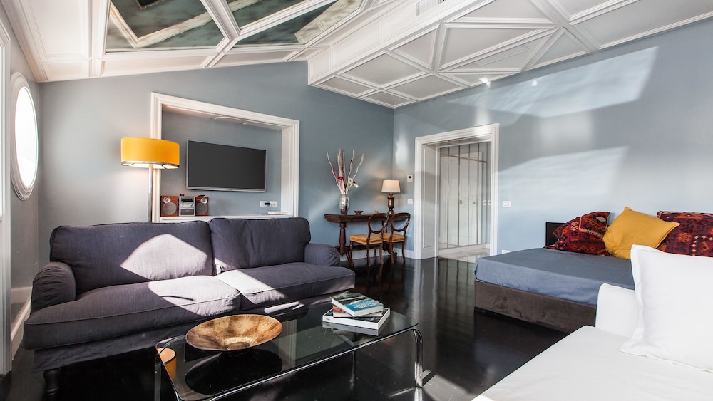 Studio Suite photo 2