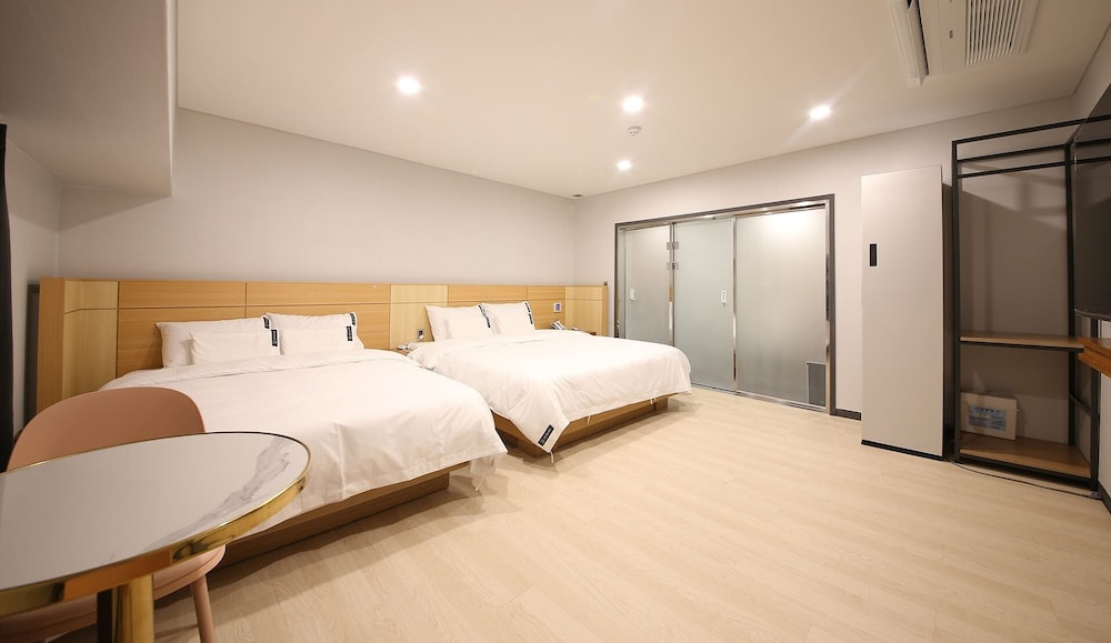 Superior Twin Room - Photo 4
