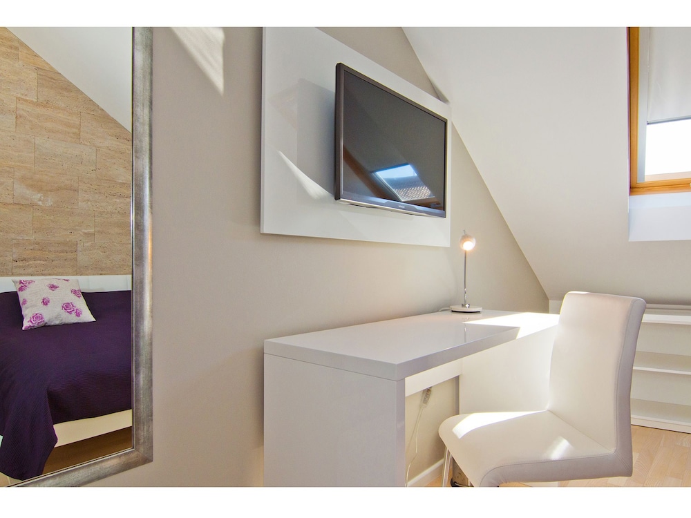 Deluxe Double Room, Partial Sea View photo 3
