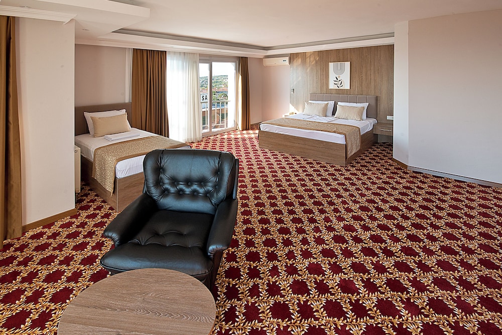 Deluxe Quadruple Room photo 3