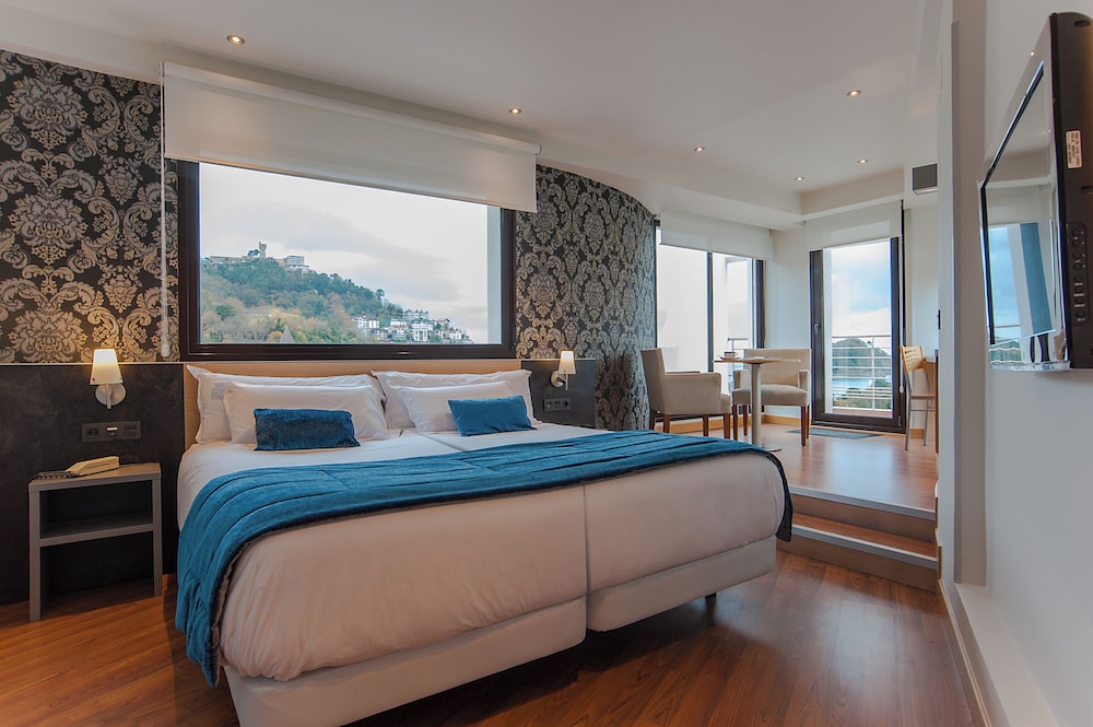 Superior Twin Room - Photo 1