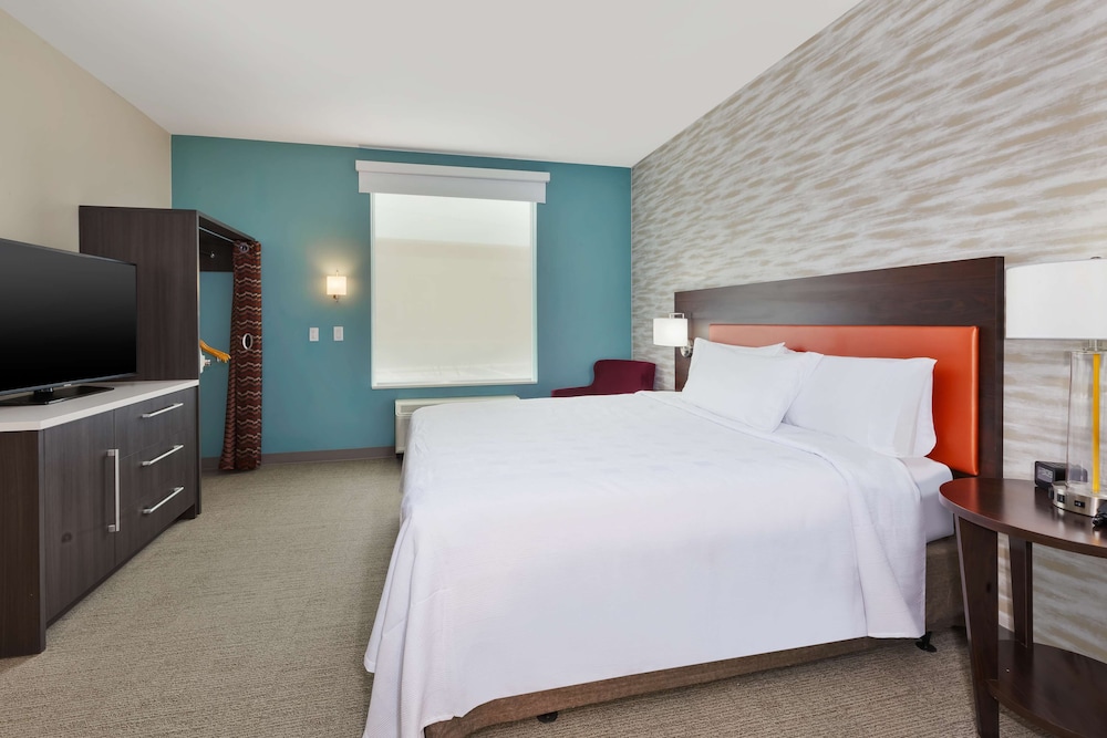 Suite, 1 King Bed (Hearing) - Photo 4
