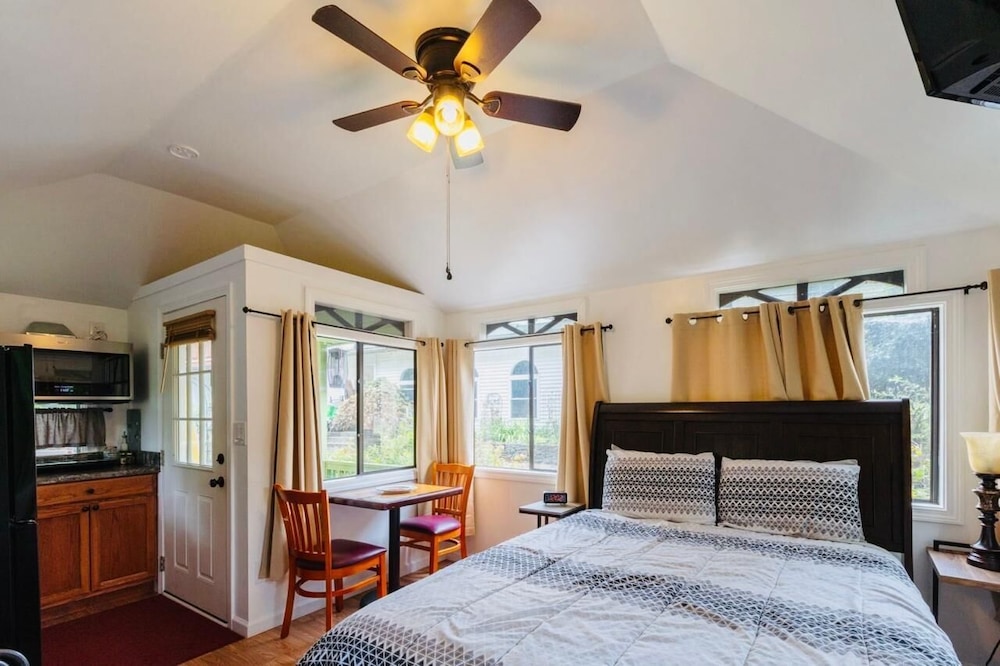 5. The Creekside Room