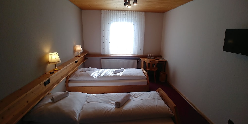 Standard Double Room, Private Bathroom - Photo 3