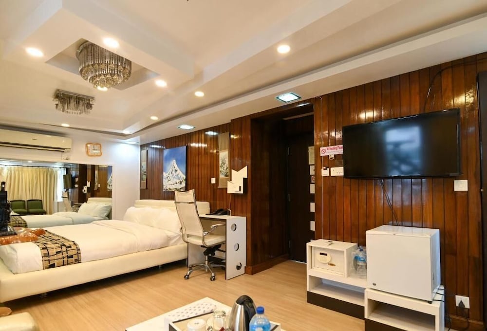 Executive Suite, Balcony