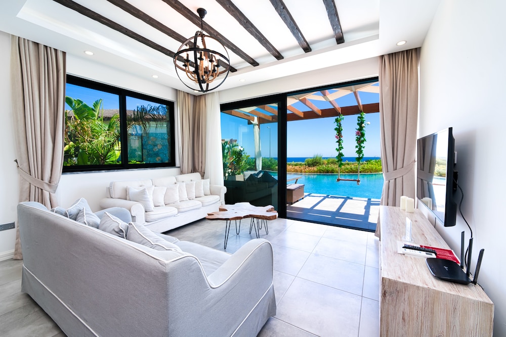 Deluxe Villa photo 1