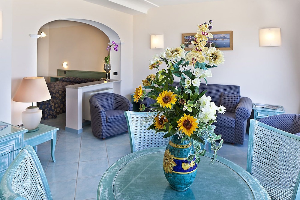 Junior Suite, Balcony, Sea View - Photo 10
