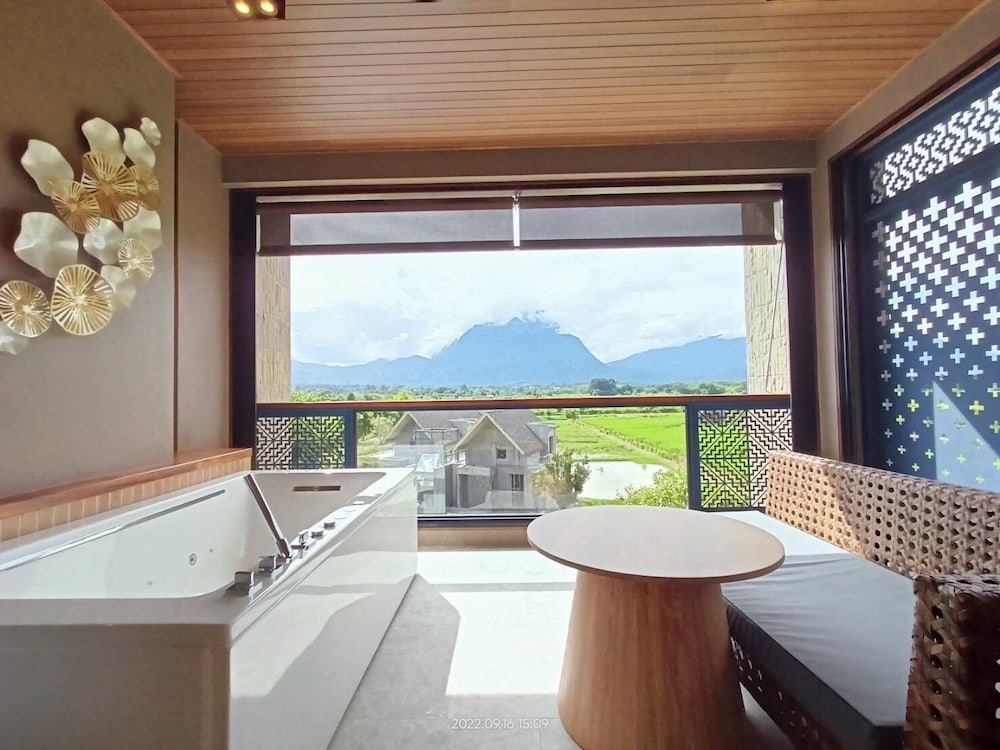 Deluxe Twin Room, Balcony - Photo 13